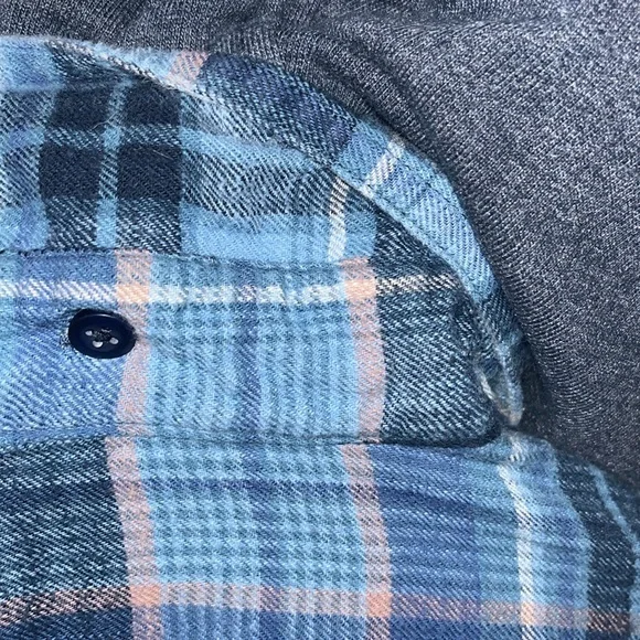 AE Hooded Flannel - Picture 5 of 7